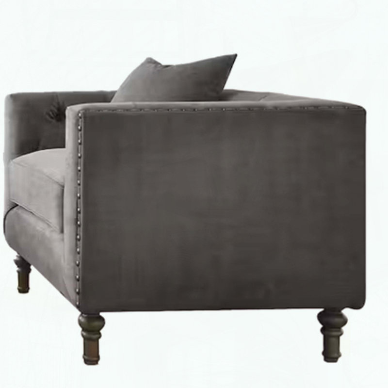 Chaise en duvet de plumes et de velours avec coussin, capitonnage et garniture cloutée