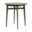 Table de bar d'extérieur en bois avec attrait rustique - plateau à lattes et structure de lattes de patio grises pour un salon contemporain