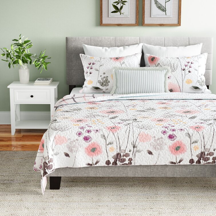 Breezy Floral Quilt