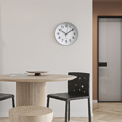 Horloge analogique Ebern Designs - silencieuse, sans tic-tac pour mur fonctionnant à pile, parfaite pour le bureau à domicile, la cuisine de ferme, les entrées, les salles à manger et la chambre à coucher, l'école et l'horloge de salle de bain