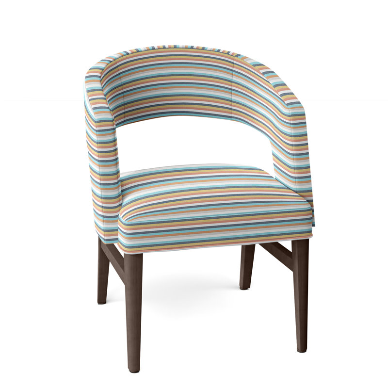 Chaise avec accoudoirs Bryant, Noisette, Perigold entourant le lever du soleil