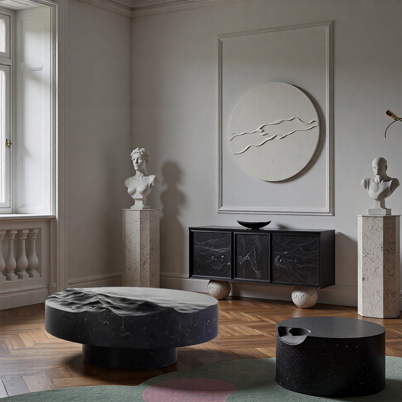 Table basse noire à forme spéciale