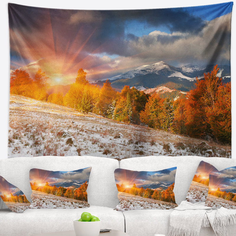 Tapisserie de carpathian à montagnes avec accessoires suspendus en polyester first snow, H 78 po x l 92 po