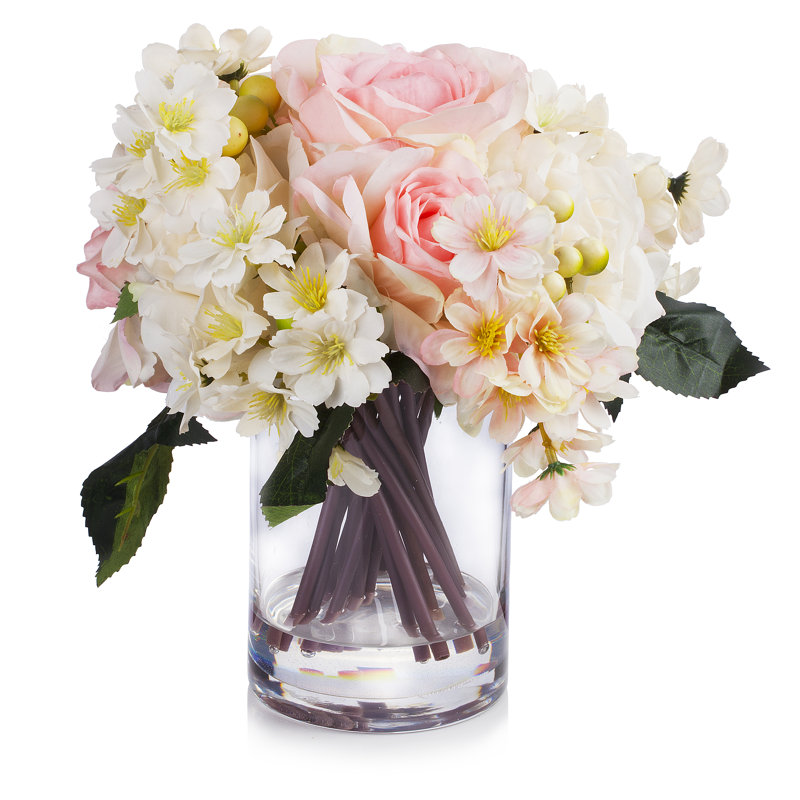 Roses artificielles dans un vase, Rose