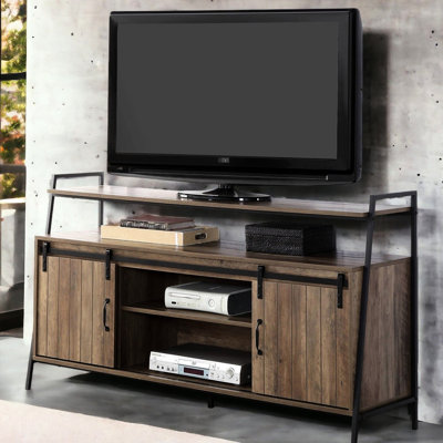 Meuble télé de 60 pouces avec portes de grange coulissantes, finition chêne rustique et structure en métal noir, 6 compartiments, 1 tablette ouverte, idéal pour les téléviseurs de 50 à 59 pouces dans les espaces de rangement principaux