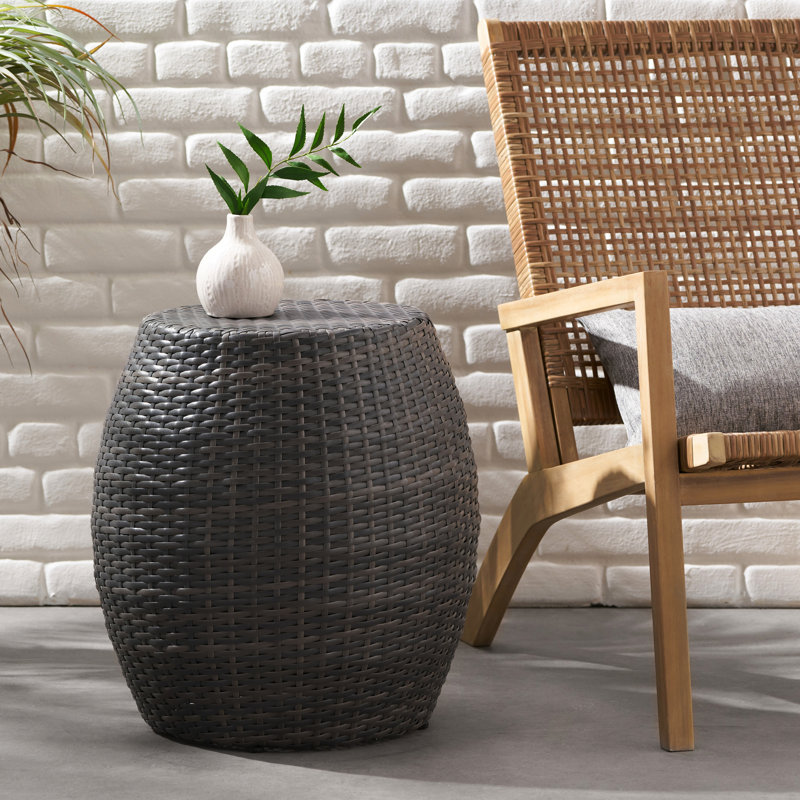 Table d'appoint d'extérieur 14,00 po, gris, disposition en fer, table de patio grise 14,00 po, structure solide, design chic