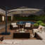 Parasol en porte-à-faux avec leviers à manivelle 118,11 po Kierston, poids de comptoir inclus-545262407