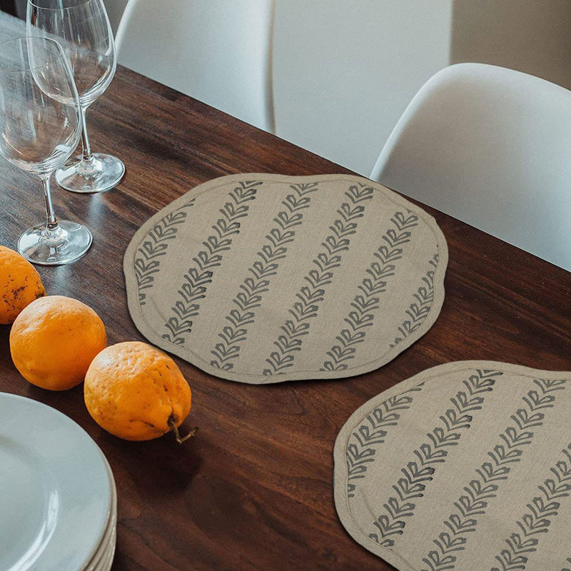 Fabdivine 15"Handmade Block Print Scalloped Placemat - Tribal Arrow