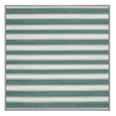 Tapis gris à rayures horizontales lavable à la machine