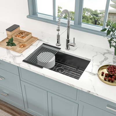 33" L x 19" W 304 Stainless Steel Single Bowl Undermount Kitchen Sink With Basket Strainer