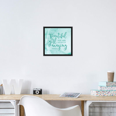 «Girl Inspired - Amazing» par Tara Reed, reproduction d'art textuel