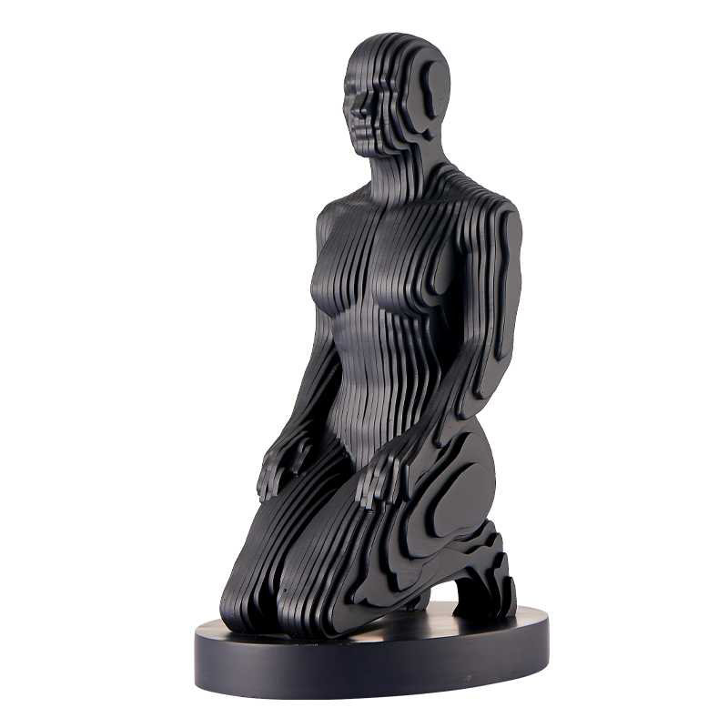 Sculpture femme en résine, H 4 po x l 10 po x P 18 po, Noir