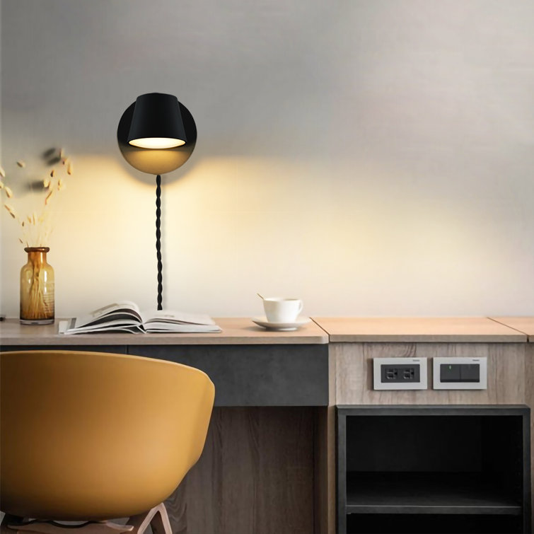 Plug-in Armed Sconce
