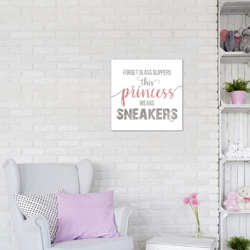Cette princesse porte des espadrilles par Marla Rae - impression d'art textuel, H 37 po x l 37 po x P 1,5 po, Toile tendue