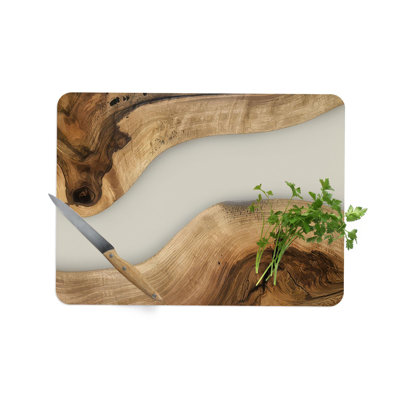 Planche à découper moderne en verre trempé avec résine époxy et imprimé grain de bois pour un ajout élégant d'art fonctionnel sur un matériau en verre durable