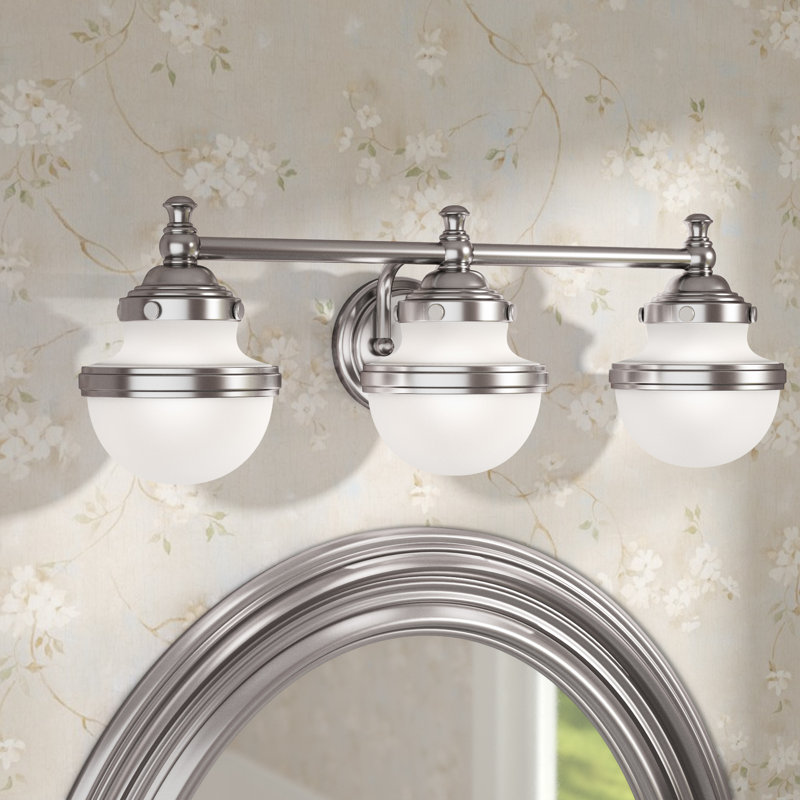 Éclairage pour meuble-lavabo à intensité variable Aseret, Chrome poli, H 8,25 po x l 24 po x P 7,25 po, 3 Lights
