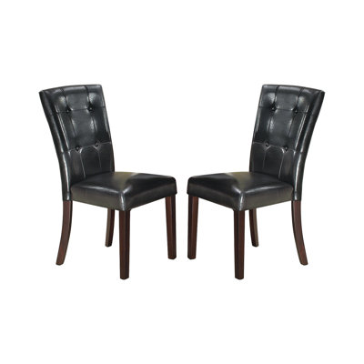 Chaise rembourrée en similicuir
