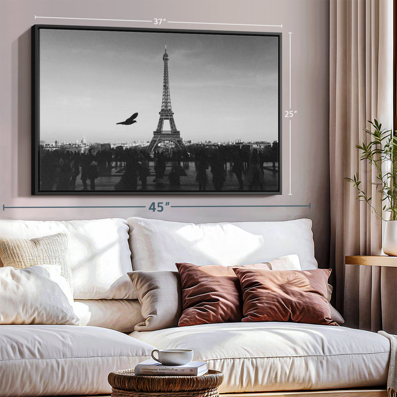 «Overcast Eiffel Tower Wall Art», H 25 po x l 37 po