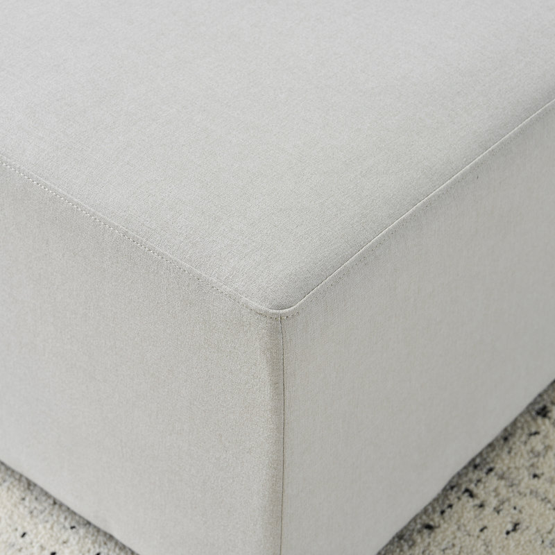 Repose-pieds long polyvalent et pratique, idéal pour plusieurs espaces de vie et diverses activités quotidiennes