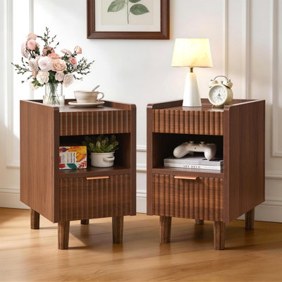 Tables de chevet en bois de noyer brun cannelé avec tiroir et rangement ouvert, ensemble de 2 tables de bout de chevet modernes pour le salon