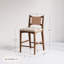 Tabouret de bar bohème avec dossier en jonc de mer et structure en bois brun moyen, ensemble de 2-1914479946-2094221144