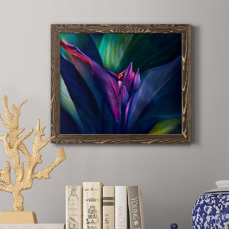 «Retro Petals II», reproduction sur toile encadrée, Encadré de bois de noyer, H 24 po x l 18 po x P 1,5 po