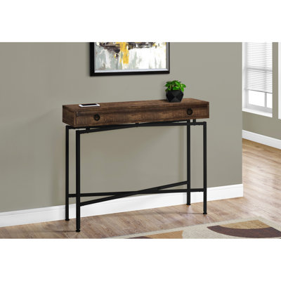 Console moderne avec design étroit, stratifié brun et métal noir, rangement pour clés et courrier dans le salon ou la chambre à coucher - poignées en métal,