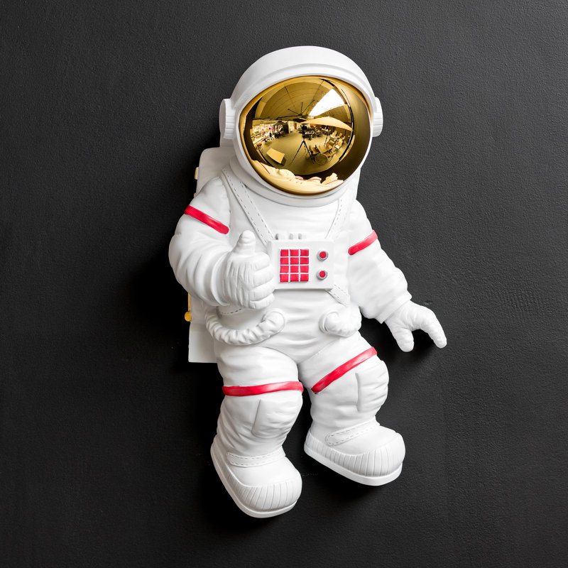 Niccolas Thumbs Up Astronaut Statue