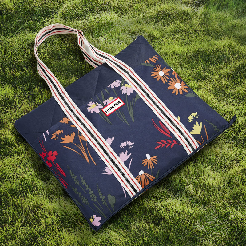 Hunter Outdoor Blanket Tote Bag, Navy