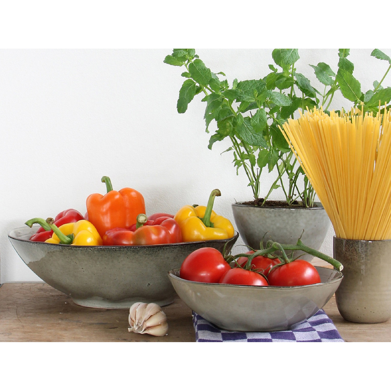 Meza Dining Bowl, Gray