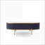 Table basse moderne en pierre frittée blanche / grise avec détails dorés