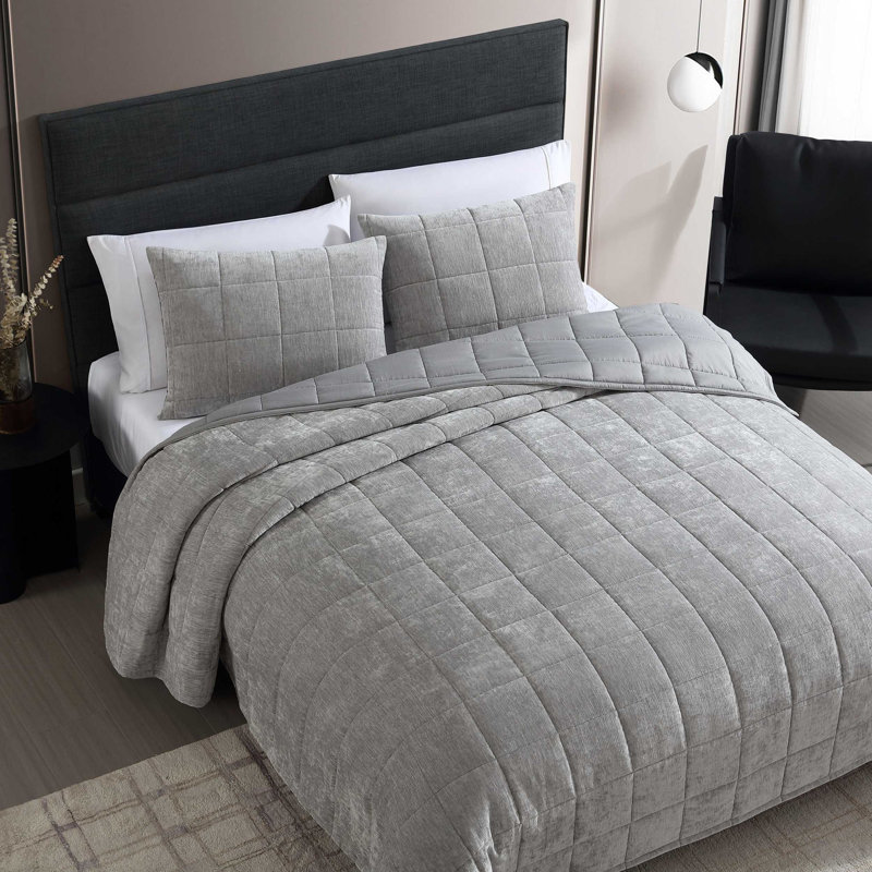 Ensemble de courtepointe réversible Vera Wang, Courtepointe pour très grand lit + 2 taies d'orei, Gris argenté