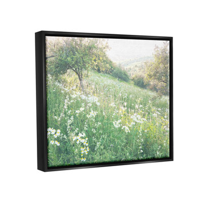 «Spring Meadow Grassland Field», art mural sur toile flottante par Leah Straatsma