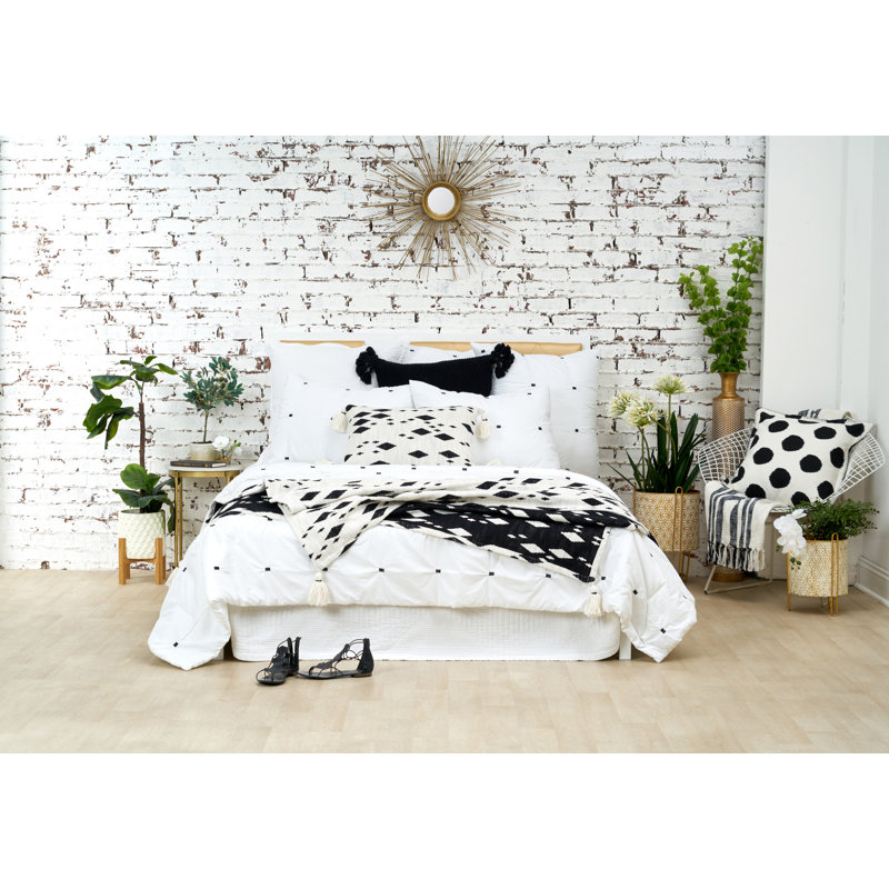 Dot Embroidery White/Black Cotton Reversible Quilt, Twin Quilt