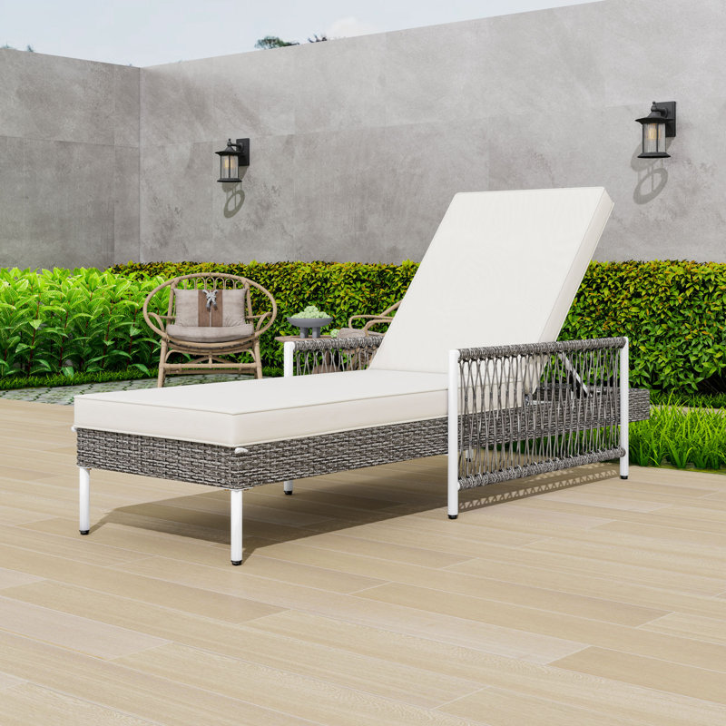 Chaise longue d'extérieur réglable en rotin avec coussin, Gris