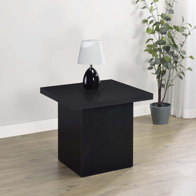 Table de bout carrée Exeter avec placage noir élégant et bois d'ingénierie durable, parfaite pour les espaces de vie minimalistes modernes