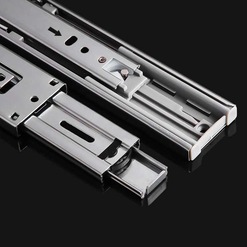 Glissière en métal pleine extension à fermeture latérale, H 12 po x l 1,77 po x P 0,1 po