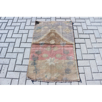 Petit tapis turc antique tissé à la main en brun, idéal pour les vestibules et les tapis de porte