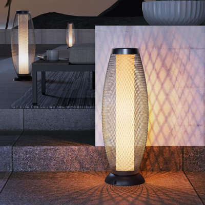 Solar‑Powered Outdoor Floor Lamp, Metal Mesh Shade LED Lantern, IP65 Weather‑Resistant, Dusk‑to‑Dawn Sensor, Powder‑Coated Steel for Patio Porch Garden Pathway, Black