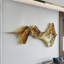 Décoration murale moderne en métal de luxe moderne, sculpture murale 3D en couches dorées pour fond de salon-689887069