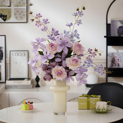 Ornements de fleurs simulées