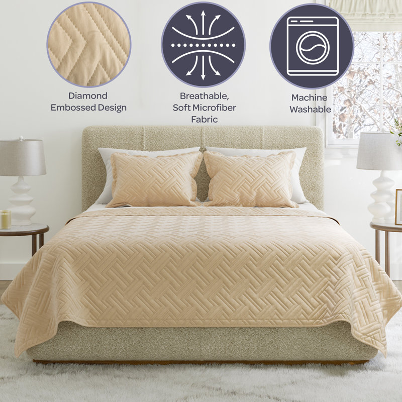 3-Piece King Quilt Bedding Set - Bedspread and 2 King Pillow Shams with Embossed Diamond Pattern - Lightweight Bed Set for All Seasons - Soft Microfiber Coverlet by Lavish Home (Natural)