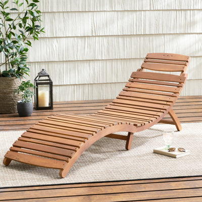 Chaise longue portative d'extérieur portative en bois brun avec aspect de patio pliable d'aspect classique - caractéristique