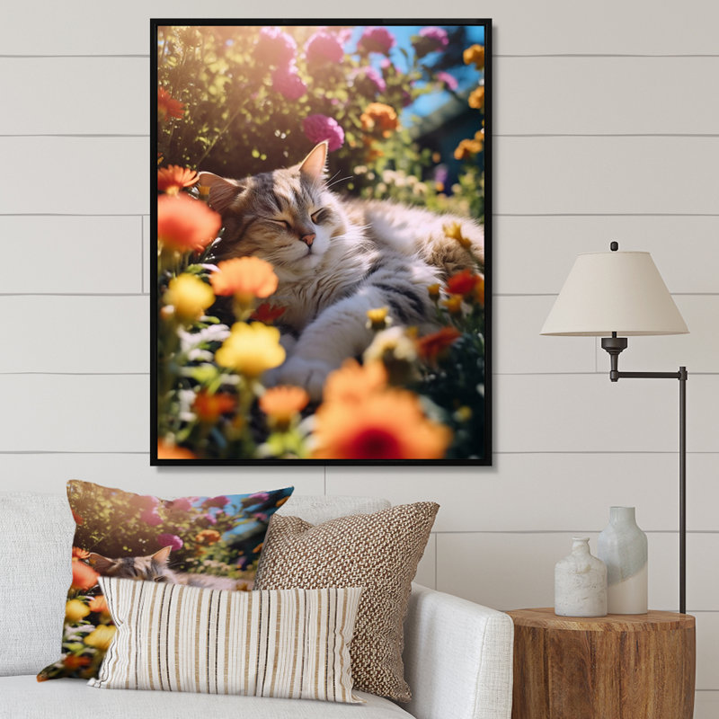 «Fluffy Cat Sleeping Sunny Flower Garden I», reproduction sur toile, H 44 po x l 34 po x P 1,5 po, Cadre flottant noir