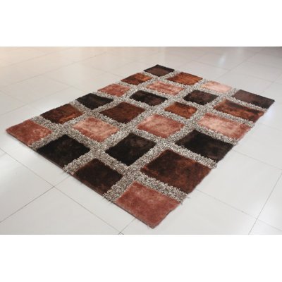 Tapis en laine brun