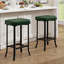 Tabourets de bar modernes à hauteur de comptoir, siège rembourré en similicuir, pieds en métal asymétriques, compacts pour les petits espaces, montage facile, verts, ensemble de 2