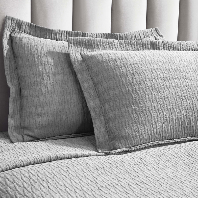 Calvert 100% Cotton Medium Weight Matelassé Diamond Lattice Bedspread Set, King + 2 King Shams, Gray