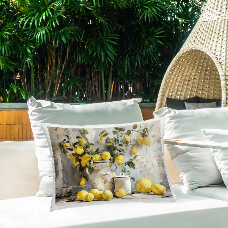 Coussin d'extérieur à motif de citronniers et de citrons par Arlington Prints