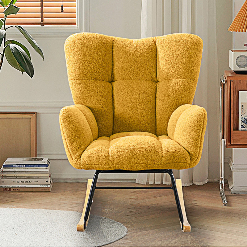 Chaise berçante, Peluche jaune