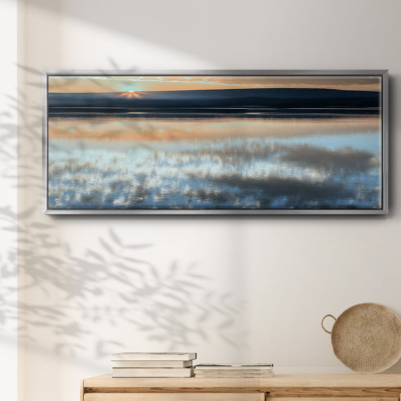 Serene Sunrise - reproduction de cadre flottant sur toile, Argent, H 20 po x l 50 po x P 1,5 po